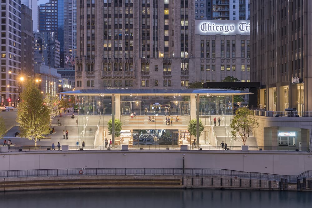 Apple retail store in Chicago full of glass and places to mingle